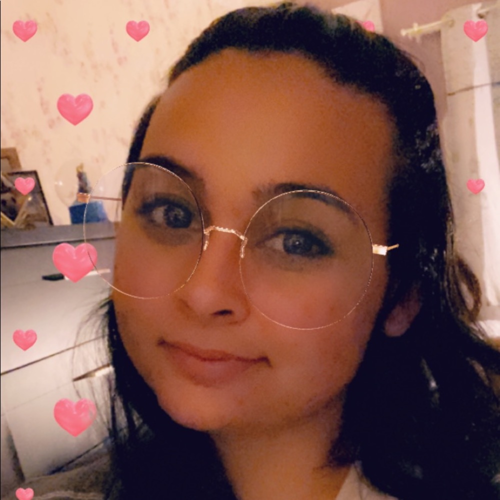 Meet your Posher, Carrie